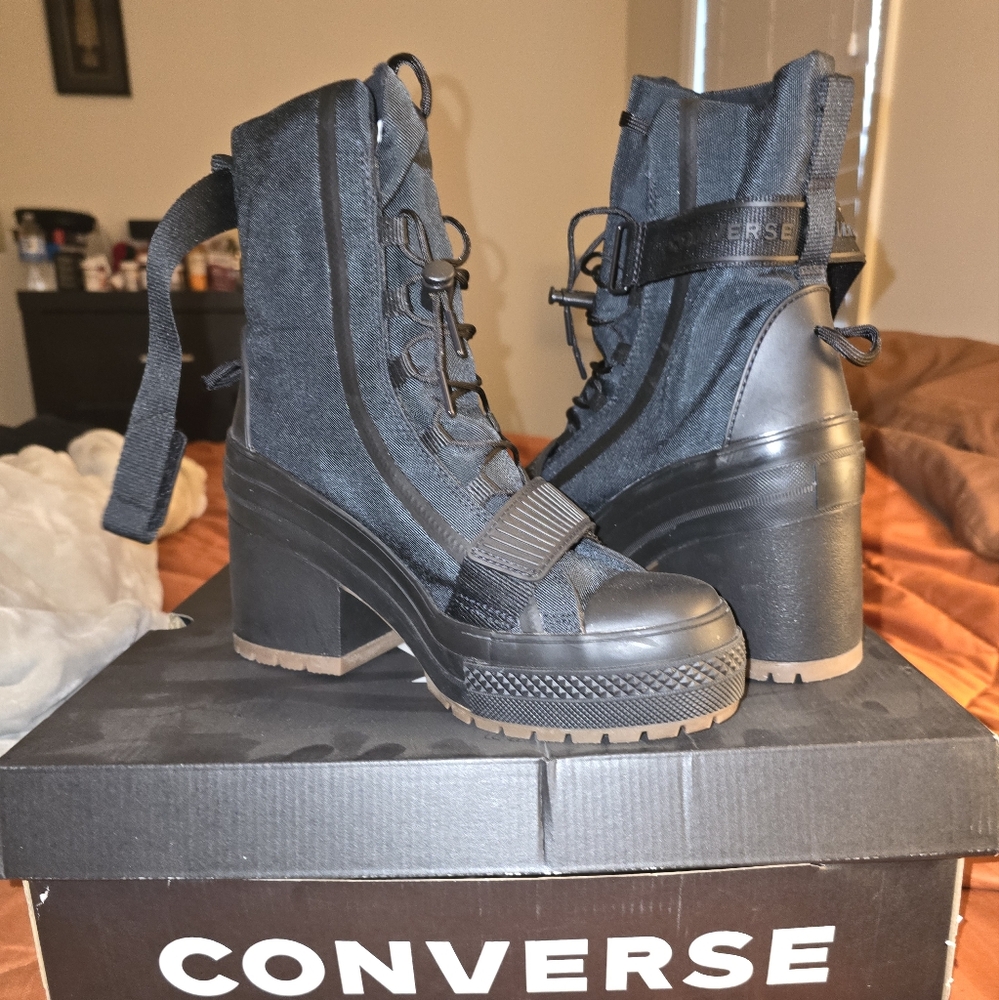 Only worn once ,Converse shoe heel